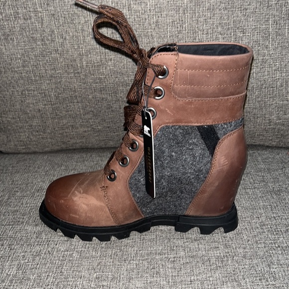 SOREL Lexie Wedge-Heel Leather Boots Brown
Size 5 - Picture 7 of 10